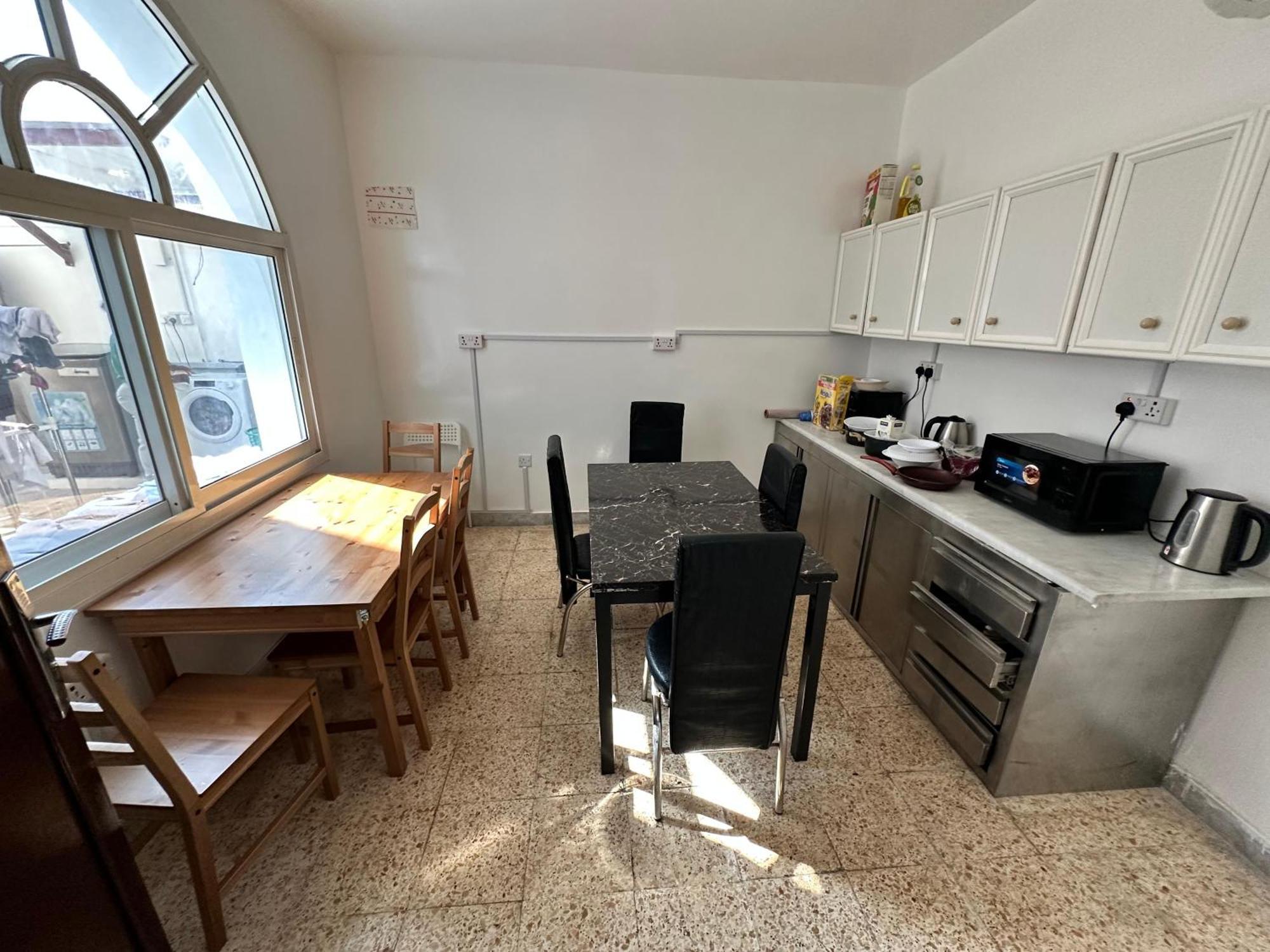 International Abu Dhabi Hostel Екстериор снимка