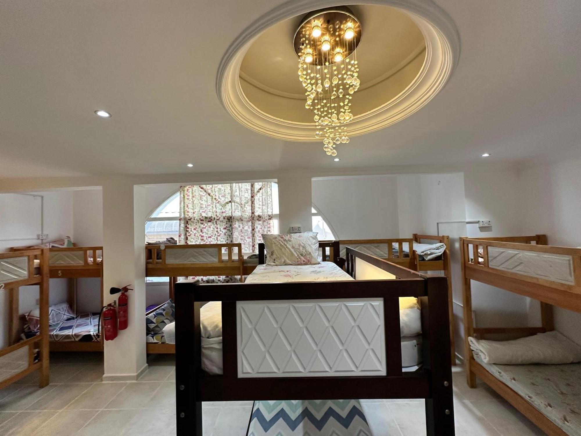 International Abu Dhabi Hostel Екстериор снимка