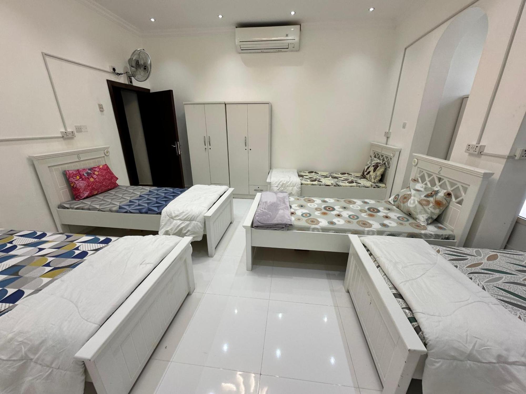 International Abu Dhabi Hostel Екстериор снимка