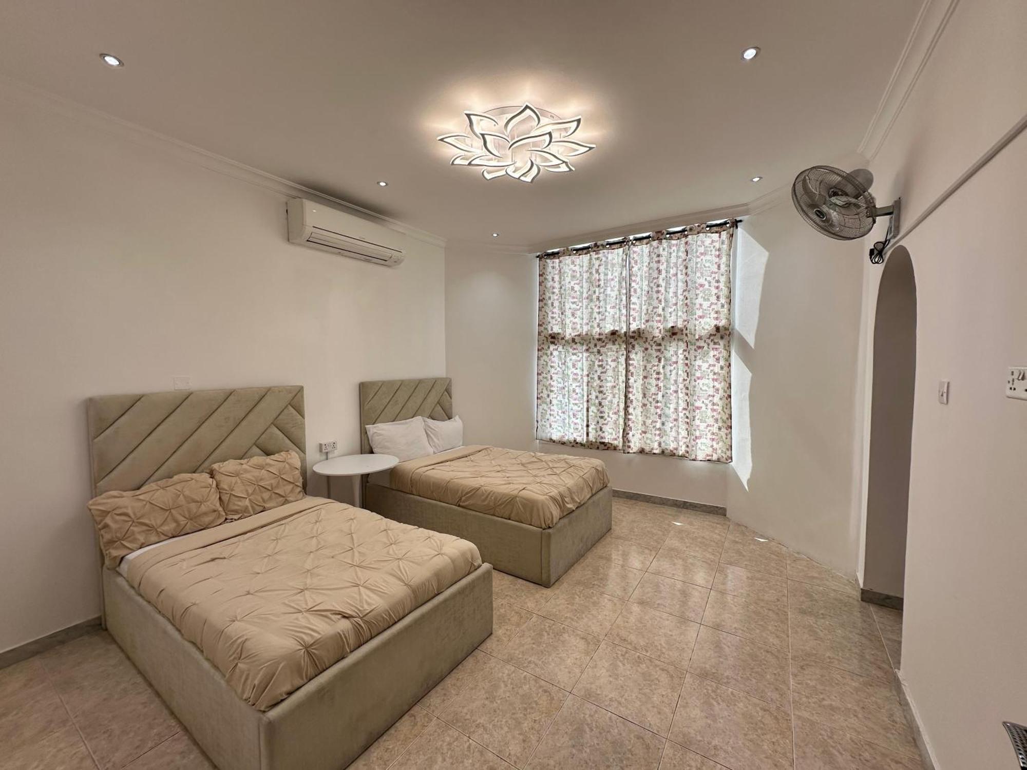 International Abu Dhabi Hostel Екстериор снимка