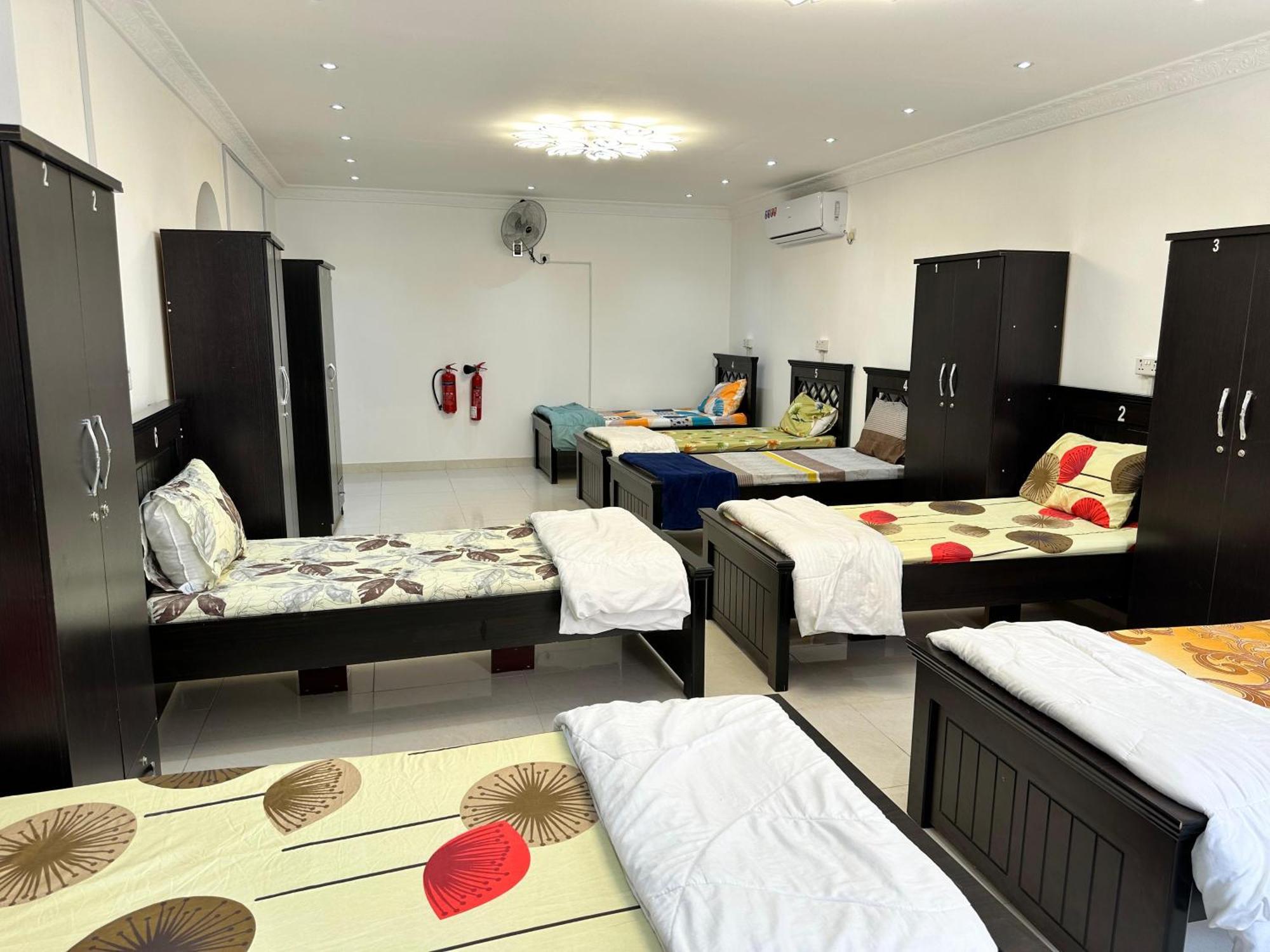 International Abu Dhabi Hostel Екстериор снимка