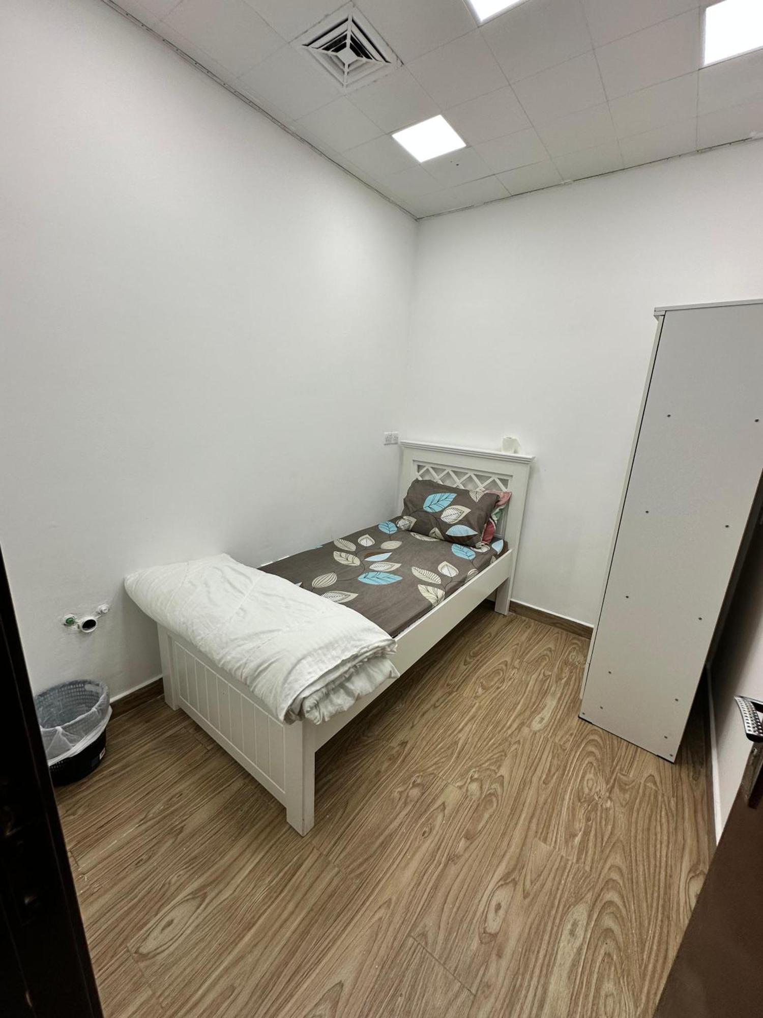 International Abu Dhabi Hostel Екстериор снимка