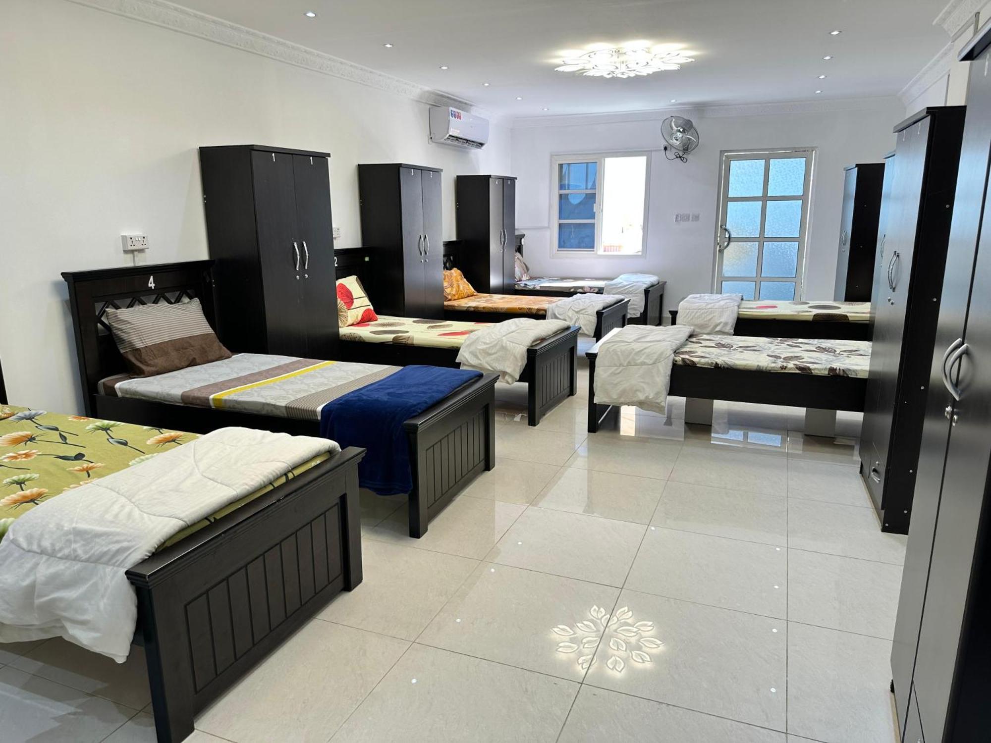 International Abu Dhabi Hostel Екстериор снимка