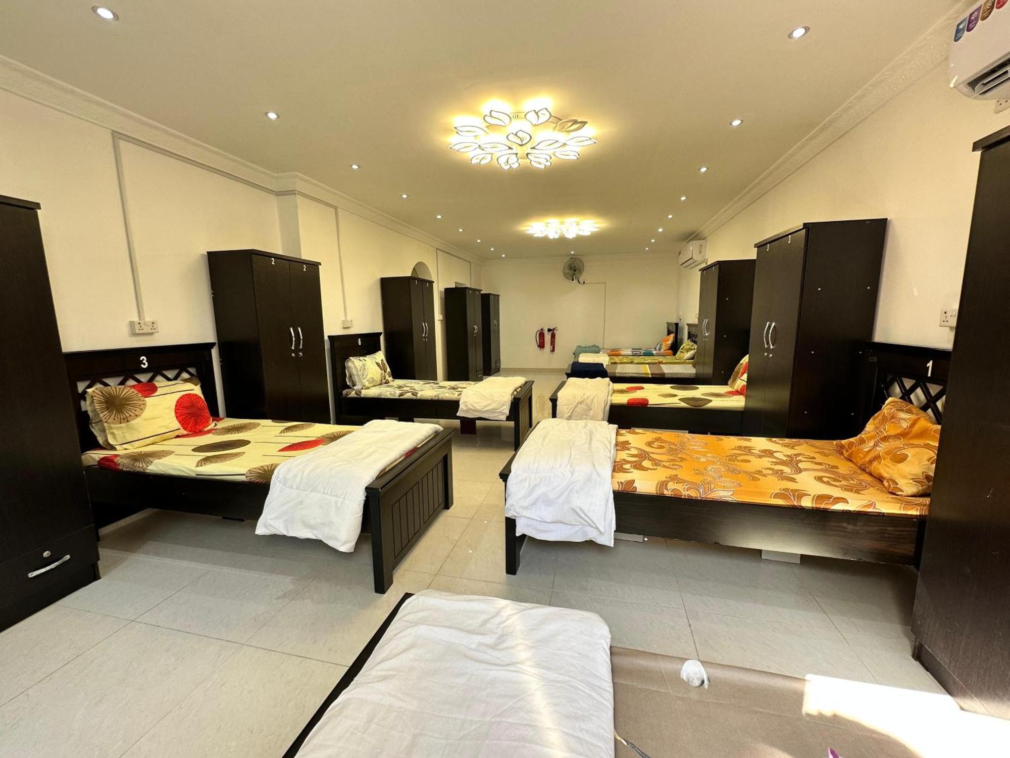 International Abu Dhabi Hostel Екстериор снимка