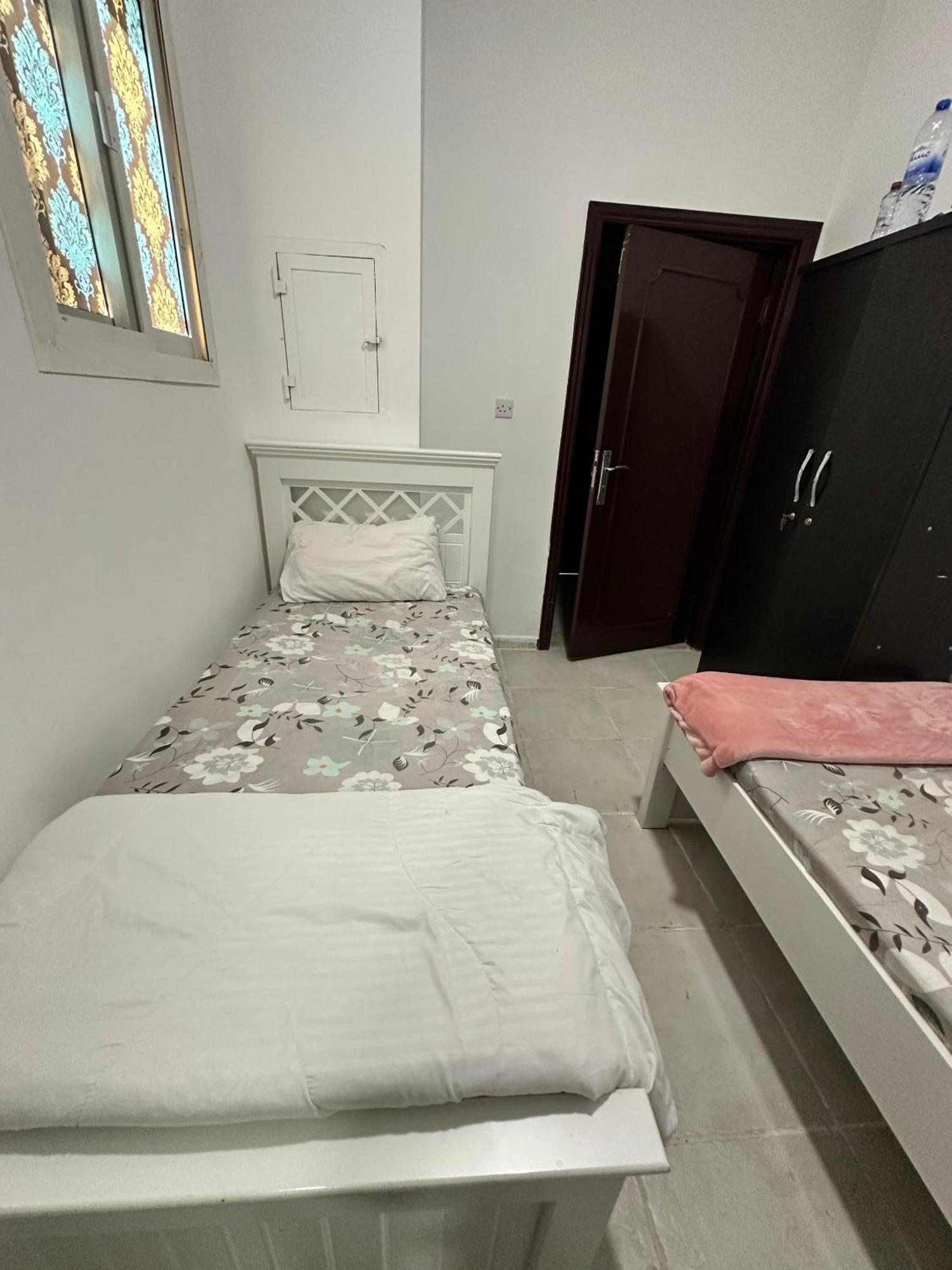 International Abu Dhabi Hostel Екстериор снимка